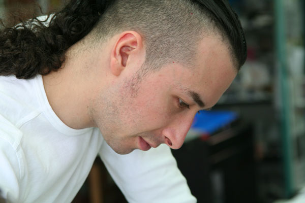 Ilija Gavrilenko konzentriert bei der Arbeit